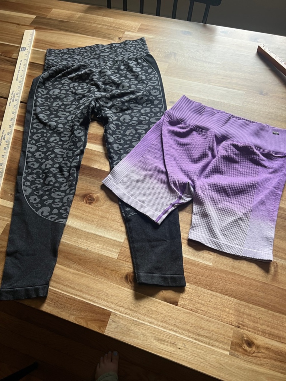 Women's‎ Ankle-Length Leopard Print Leggings in Black and PINK bikers size L